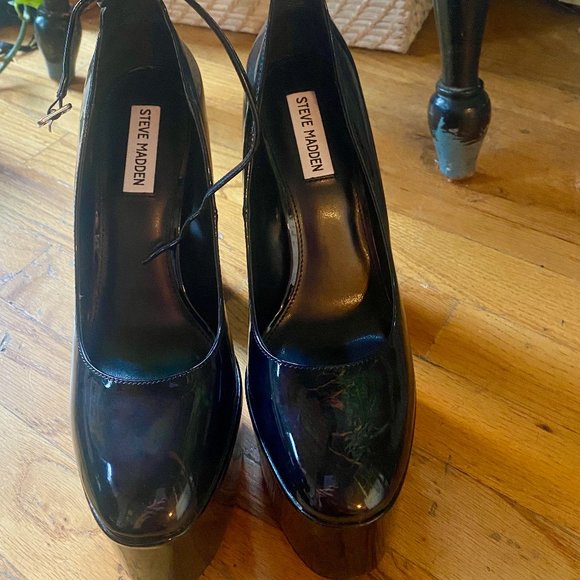 Steve Madden Skyrise Ankle Strap Platform High Heel Pumps (Black Patent) - Picture 3 of 6